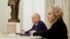 Valentina Matvienko, aici cu președintele rus Vladimir Putin. La tribuna de la Geneva ea a repetat discursurile propagandei de la Kremlin, acuzând Ucraina că vizează civilii din regiunea Donețk și a spus că invazia rusească în Ucraina e necesară pentru „a opri vărsarea de sânge”.