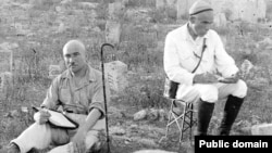 Крымскотатарские деятели культуры Осман Акчокраклы и Усеин Боданинский