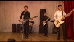 Немного рок-н-ролла из Майлуу-Суу