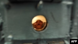 Үч жыл мурдагы чатактын соңунда бири өмүрүнөн айрылса, экинчиси эркинен ажыратылды.