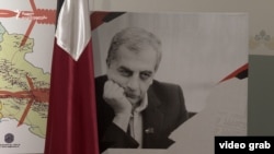 1993 წელს ზვიად გამსახურდია ჩეჩნეთიდან საქართველოში დაბრუნდა. ამავე წლის 31 დეკემბერს მან, ოფიციალური ვერსიით, თვითმკვლელობით დაასრულა სიცოცხლე.