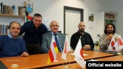 Дмитрий Медоев (третий слева) с членами парламента Сан Марино (архивное фото)