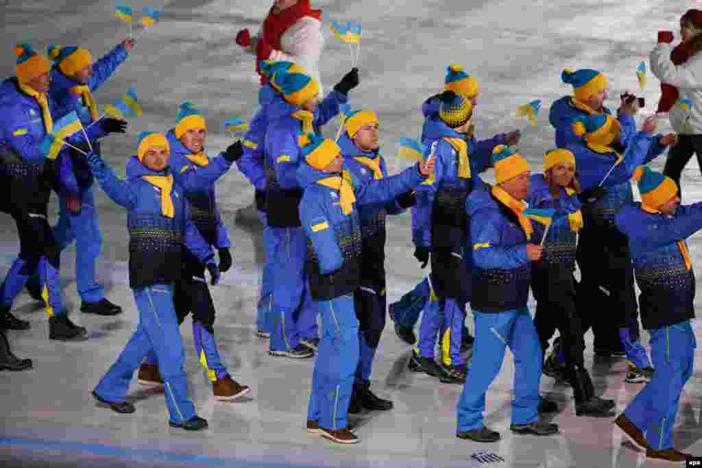 Збірна України на церемонії відкритті XІІ зимових Паралімпійських ігор. Під синьо-жовтим прапором змагались 30 атлетів, серед яких 10 спортсменів-лідерів. Вони допомагають змагатися паралімпійцям з вадами зору. Прапороносець збірної України&nbsp;&ndash; Віталій Лук&rsquo;яненко