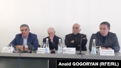 Слева направо: Гарик Саманба, Виталий Тарнава, Алик Бгеу, Темур Кучуберия