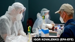 Кыргызстанские медики.