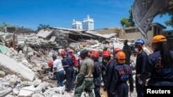 За даними влади, постраждали внаслідок землетрусу 9900 людей