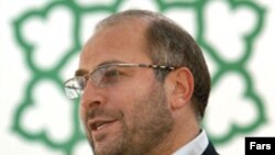 قالیباف شهردار تهران می گوید سی و پنج تا پنجاه درصد جمعیت شهر تهران حاشیه نشین هستند