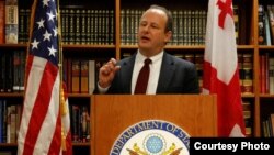 Замгоссекретаря США не скрывает, что на повестке дня стоял вопрос взаимоотношений после смены власти в Грузии