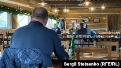 До ресторану приходять й ті, хто підтримує ініціативу протидії обмеженням уряду