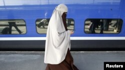 Muslimanka koja se u Francuskoj borila za nošenje nikaba, april 2011.