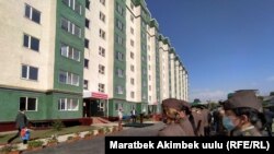 Коргоо министрлиги жана Чек ара кызматы үчүн курулган үй. Ош, Кыргызстан. 28.05.2021