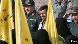 طرفداران محمود احمدی نژاد مسئولان قوه قضاييه را به دخالت در اختيارات دولت متهم می کنند