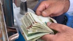 Válságban az afgán gazdaság: sokan iráni pénzre váltanak