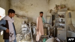 Пакистан армиясы урган соккудан жабыркаган турак жай. Кандагар, 15-октябрь 2025-жыл
