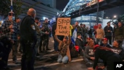 Demonstracije u Tel Avivu, Izrael, sa zahtevom za prekid vatre i oslobađanje talaca, 11. januar 2025. 