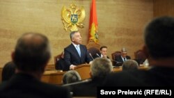 Milo Đukanović u parlamentu