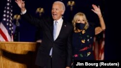 Жо Байден жубайы Жилл Байден менен Уилмингтондо. 