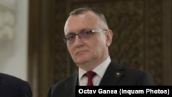 Ministrul Educației, Sorin Câmpeanu, a anunțat că elevii pot reveni fizic în școli unde rata de infectare este de sub 3 la mia de locuitori. 