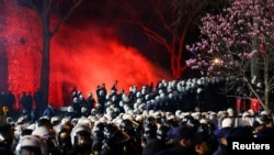 Масові акції протесту в Туреччині розпочалися 19 березня після затримання мера Стамбула та членів його команди за звинуваченням у «створенні злочинної організації з метою отримання прибутку»