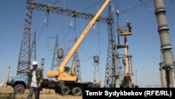 Кыргызстандагы электр линиялары. Иллюстрациялык сүрөт.