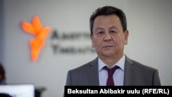 Омурбек Суваналиев.