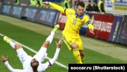Півзахисник німецького «Шальке» Євген Коноплянка