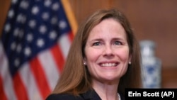 Amy Coney Barrett bírónő, Donald Trump amerikai elnök főbírójelöltje Washingtonban, 2020. szeptember 30-án.