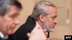 Ахмед Закаев менен Дукваха Абдурахманов Лондондо пресс-конференция беришти. 12-август, 2009-ж. 