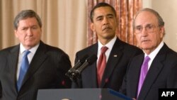 Барак Обама бо фиристодаҳои тозатаъини худ