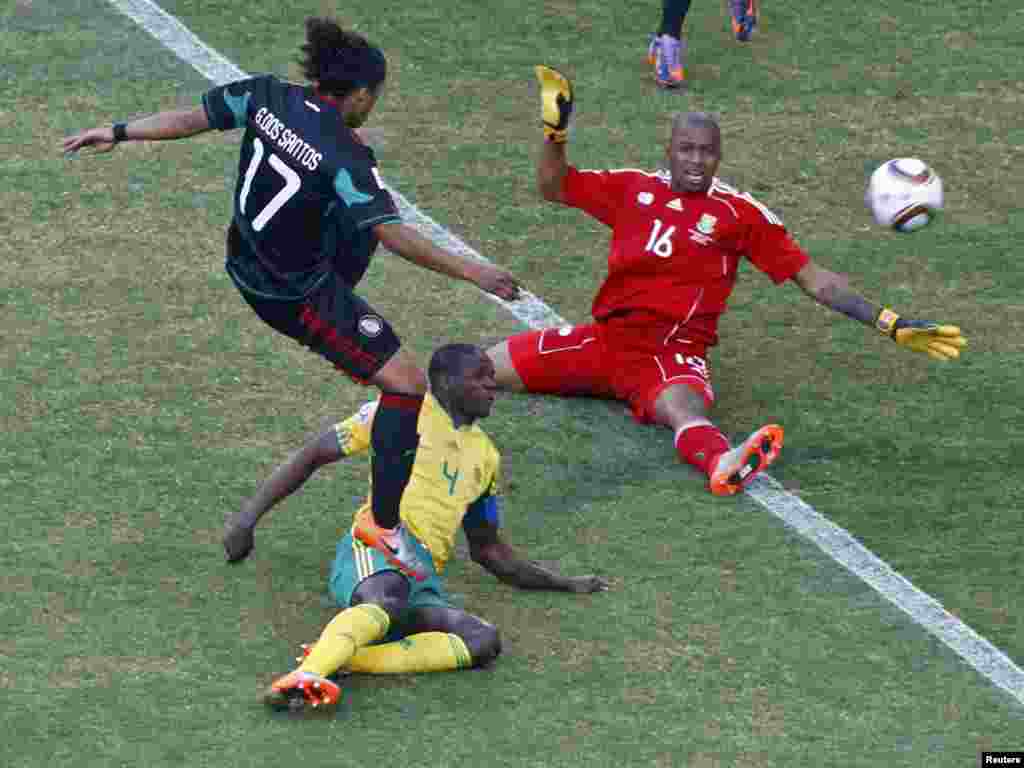 Од првиот меч на СП во фудбал во Јужна Африка меѓу домаќинот и Мексико