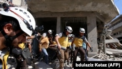 A Fehér Sisakosok mentési munkálatai egy orosz légicsapást követően Szíriában 2019. július 22-én