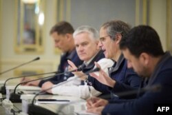 Directorul general al Agenției Internaționale pentru Energie Atomică (AIEA), Rafael Grossi, la întâlnirea cu președintele Ucrainei la Kiev - 3 iunie 2025