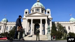 Narodna skupština Srbije zaseda u utorak, prvi put od uvođenja vanrednog stanja 15. marta zbog epidemije virusa korona