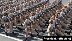 Trupe ale Forțelor armate iraniene la parada militară de la Teheran, 11 septembrie 2019