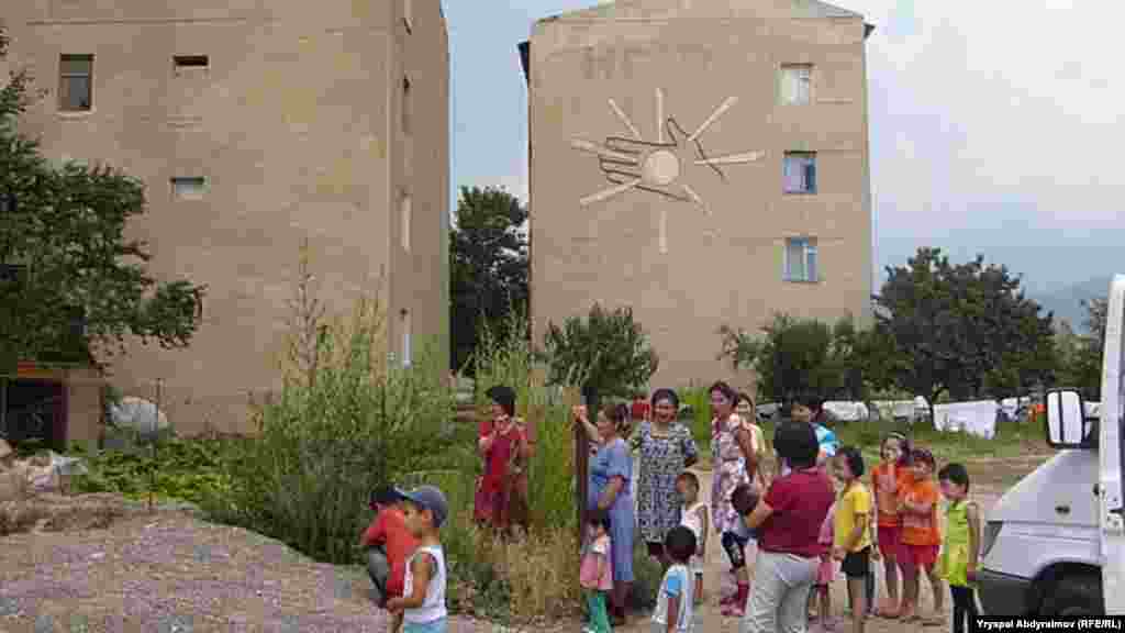 Таш-Кумыр, город у которого должно быть еще будущее...&quot;Азаттык+&quot; подготовил программу о настоящем Таш-Кумыра