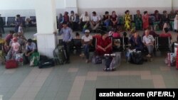 Зал ожидания в аэропорту, Туркменистан (архивное фото) 