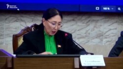 Аскар Акаевдин "экс-президент" макамын парламент чечет 