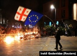 Флаги Грузии и ЕС на акции 4 октября
