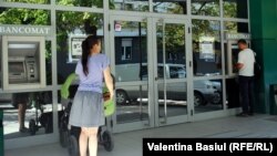 Familiile tinere care au cumpărat locuințe prin programul „Prima Casă” ar putea primi compensații la plata creditelor