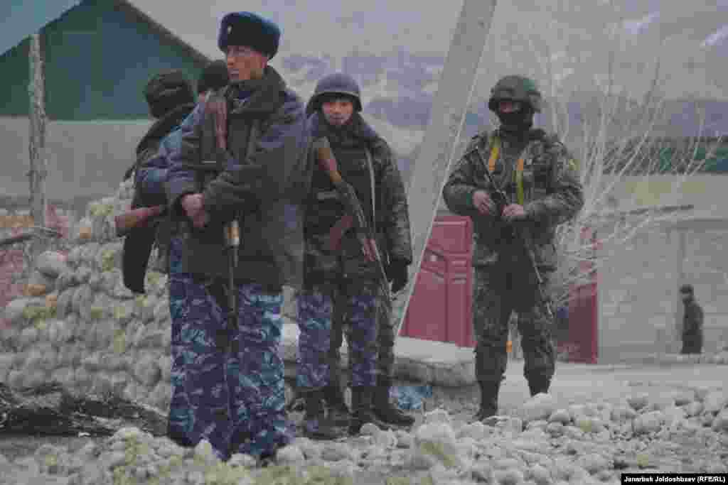 Кыргыз чек арачылары.