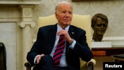 Președintele american, Joe Biden, a încercat să adopte o poziție mai dură în privința imigrației, un subiect ce se află în topul preocupărilor americanilor în acest an electoral. Dar unele măsuri vin în întâmpinarea străinilor. 