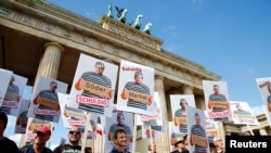  Berlin, demonstrație împotriva restricțiilor sanitare impuse de pandemia de coronavirus, 29 august, 2020.