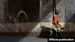 Detaliu de pe coperta albumului Fyah, Theon Cross, 15 februarie 2019.