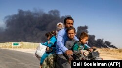 Civili napuštaju Ras el-Ajn, pogranični grad na sjeceru Sirije