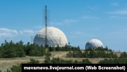 Радіолокаційна станція 55Ж6У «Небо-У» на позиції на хребті Тепе-Оба
