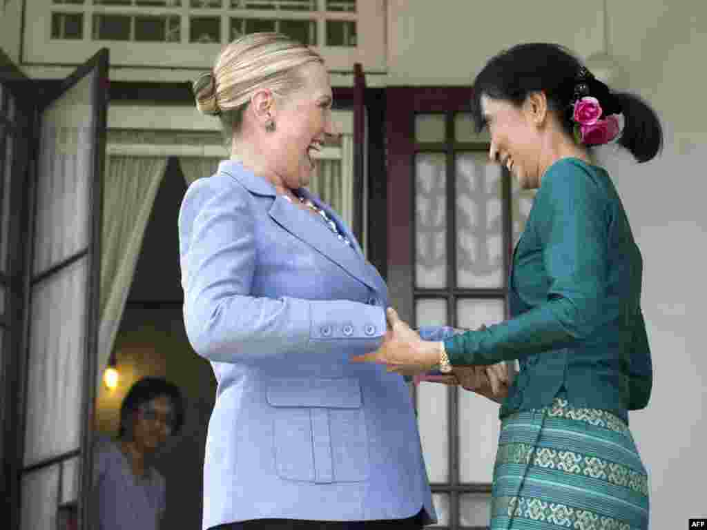 Хиллари Клинтон с лидером бирманской оппозиции
