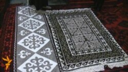 Лейлектин көркөм килемдери