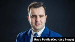 Agentul imobiliar Radu Petrila.