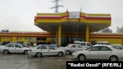 Ширкатҳои "Умед-88", "Сомон-логистик", "Фароз" ва шаш ширкати дигар аз ҳукумат шаффофият хостаанд.