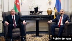 Президент Азербайджана Ильгам Алиев и премьер-министр Армении Никол Пашинян, архивное фото
